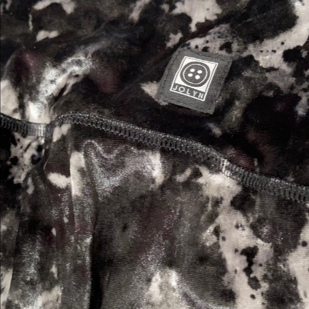 JOLYN Activewear Bottoms - SOLD - Picture 4 of 6